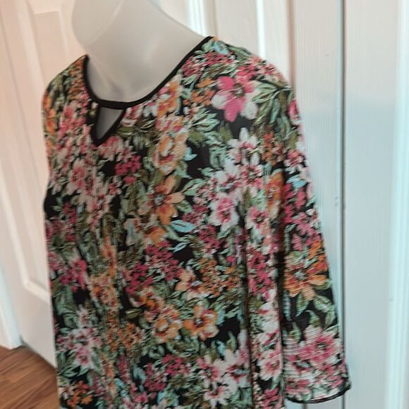 Cure Black Floral Batwing Poncho Style Shirt Blouse Top Large L NWT - Picture 3 of 5